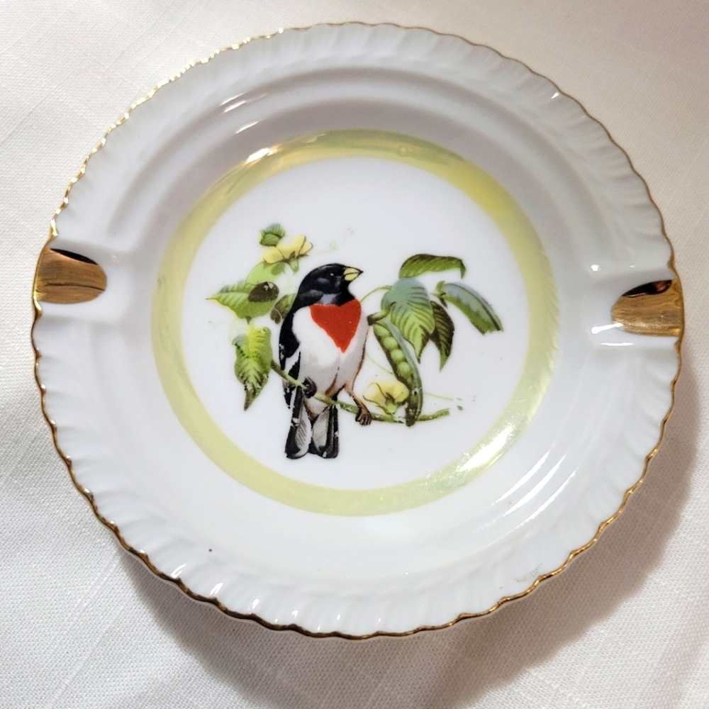 Vintage Souvenir Ash Tray with Beautiful Red-Breasted Grosbeak Bird